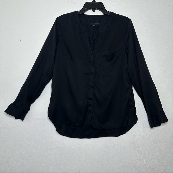Banana Republic 100% Lyocell Black Button Down Blouse With One Front Pocket - Picture 2 of 14